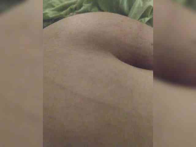 IqraQueen webcam