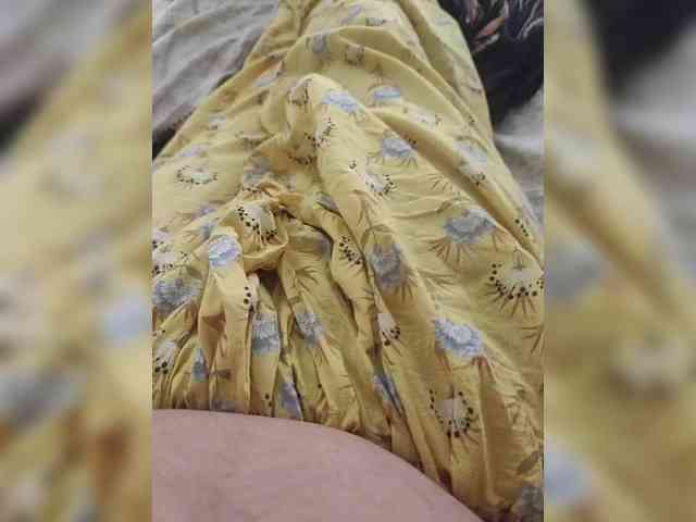 IqraQueen webcam