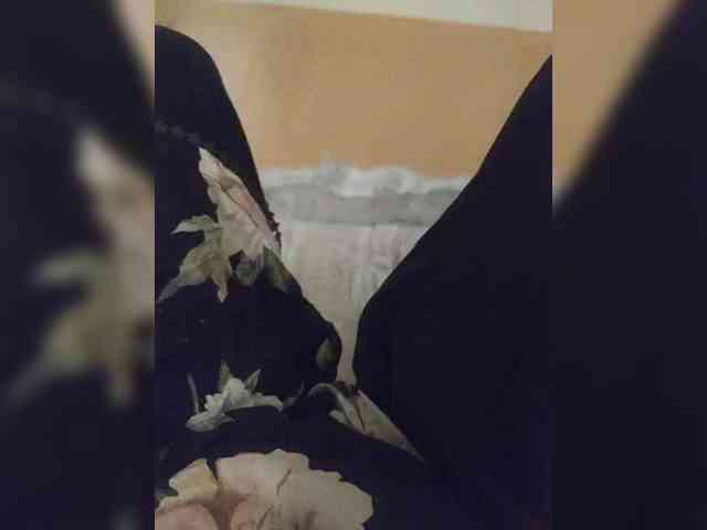 IqraQueen webcam