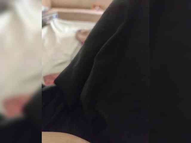 IqraQueen webcam