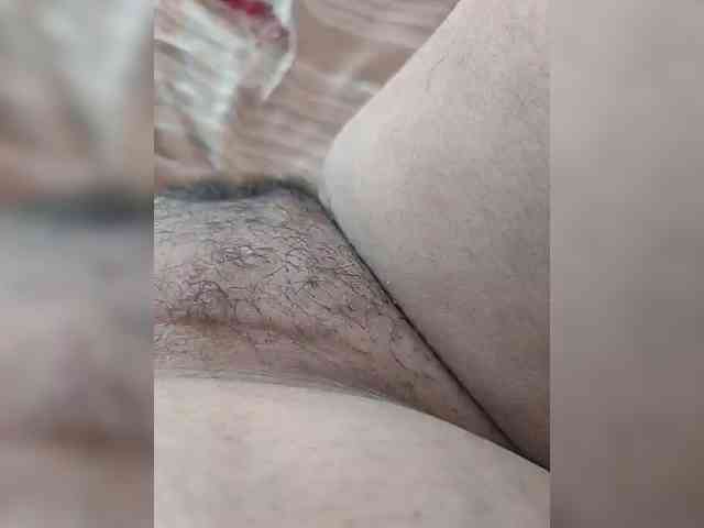 IqraQueen webcam