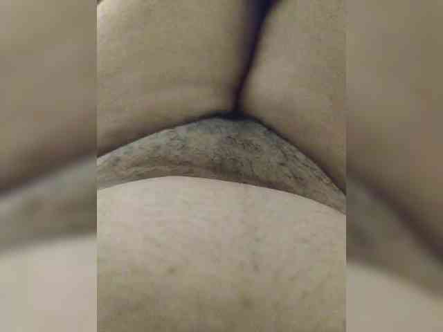 IqraQueen webcam
