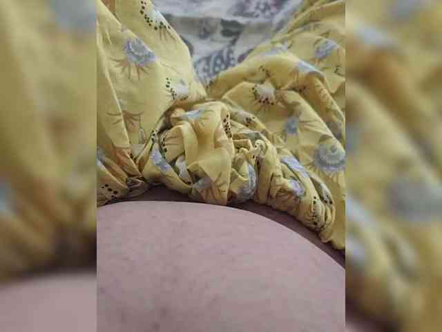 IqraQueen webcam