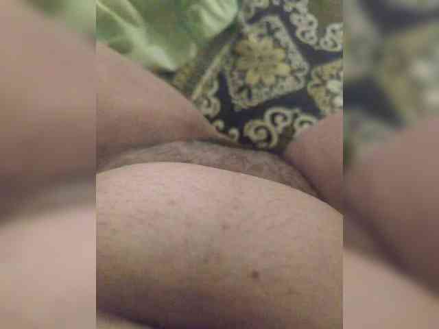 IqraQueen webcam