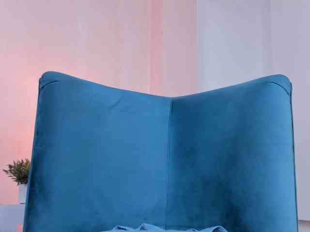 EmilyCristal webcam