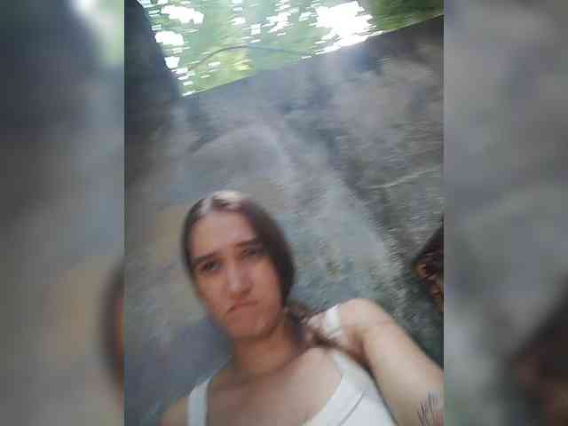 Samantha-12 webcam