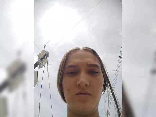 Samantha-12 webcam