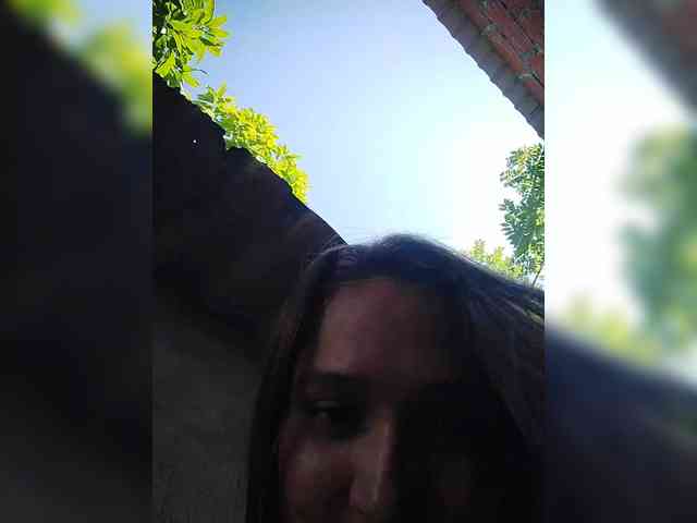 Samantha-12 webcam
