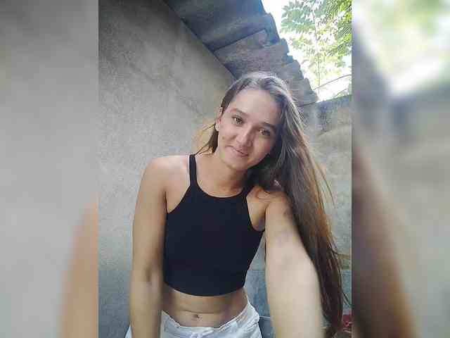 Samantha-12 webcam