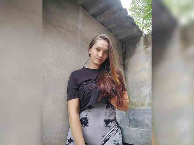 Samantha-12 webcam