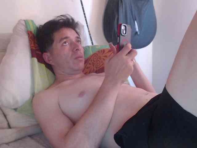 Julianfox20251 Live Webcam on BongaCams