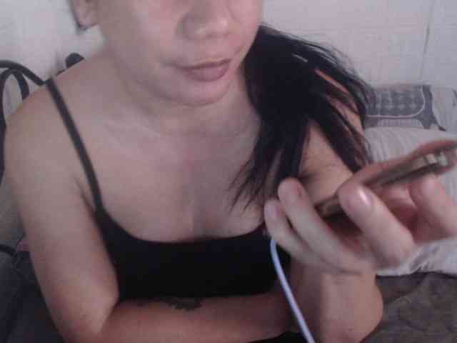 MauiFouri Live Webcam on BongaCams