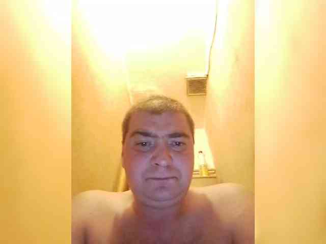 Dmitriy0608a Live Webcam on BongaCams