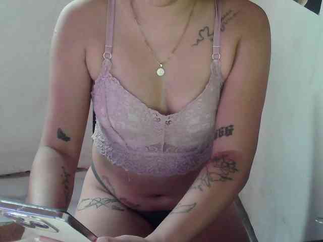 HotExoticAngel webcam
