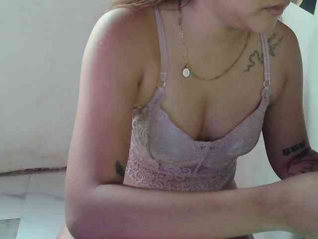HotExoticAngel webcam
