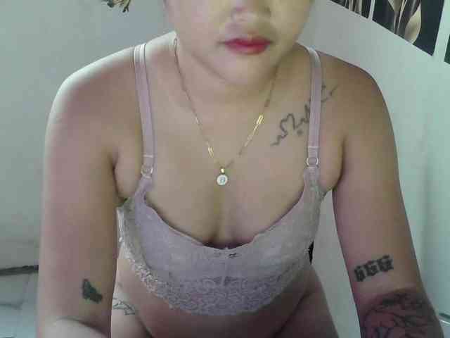 HotExoticAngel webcam