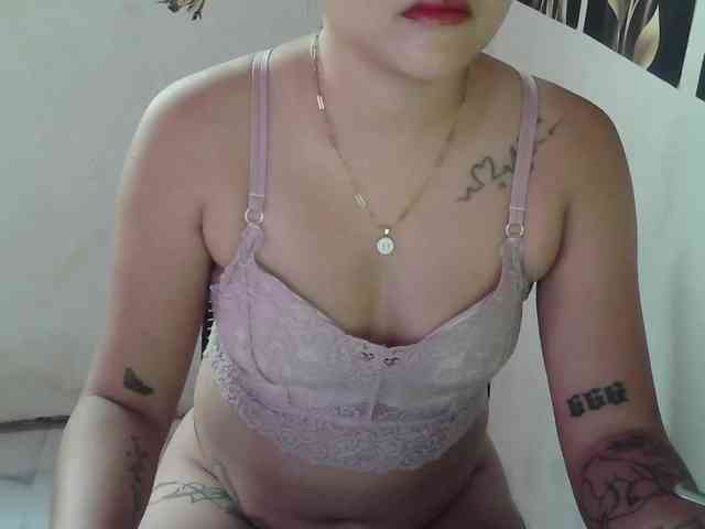 HotExoticAngel webcam