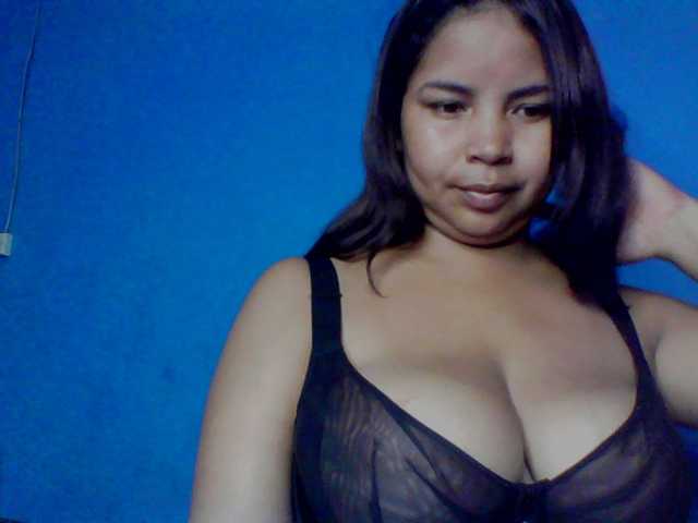 le modèle Rianah est en webcam porno dans un show sur le site bongacams, il possède les tags suivants: Asian,Brunette,Shaved