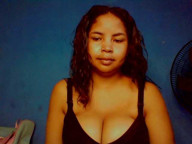 Rianah live cam profile