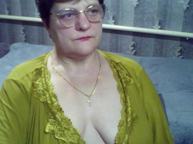 ElzaJewel's BongaCams show and profile