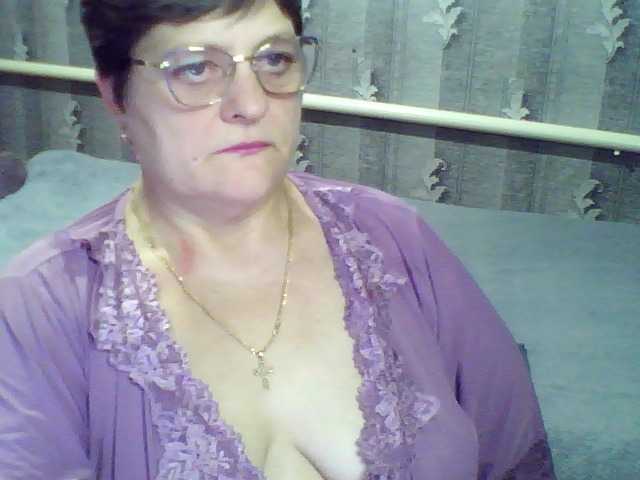 ElzaJewel's BongaCams show and profile