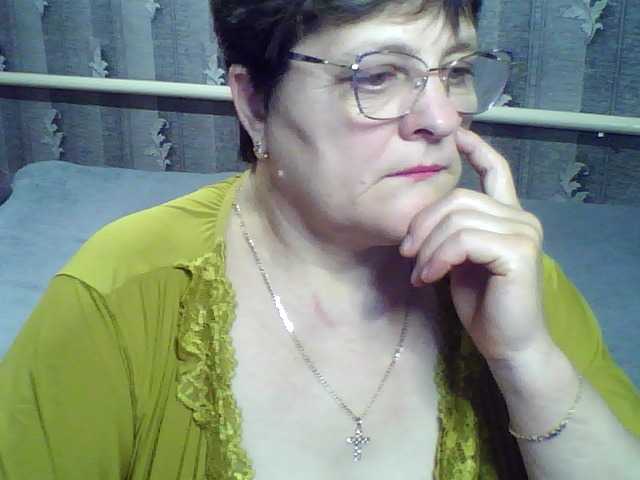 ElzaJewel's BongaCams show and profile