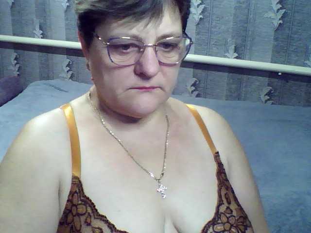 ElzaJewel's BongaCams show and profile