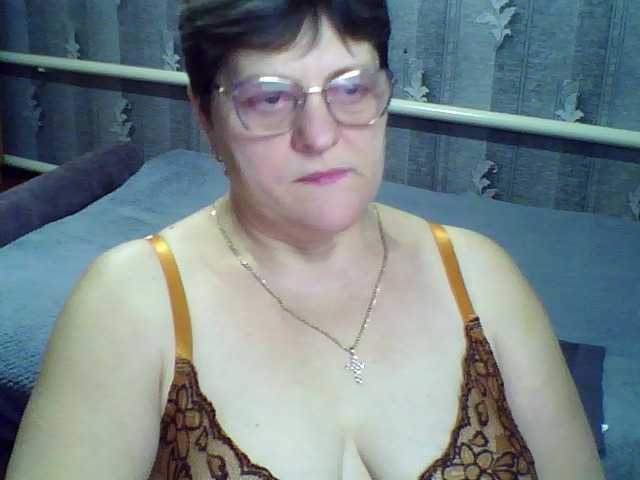 ElzaJewel's BongaCams show and profile