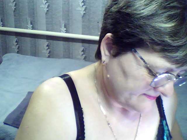 ElzaJewel's BongaCams show and profile