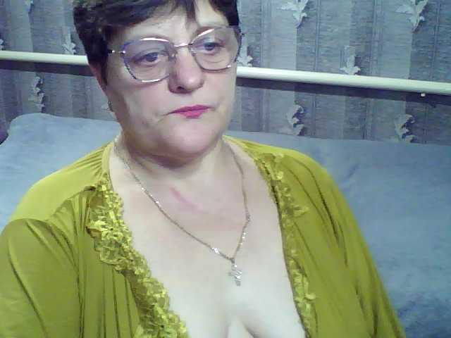 ElzaJewel's BongaCams show and profile