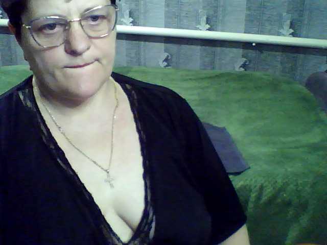 ElzaJewel's BongaCams show and profile