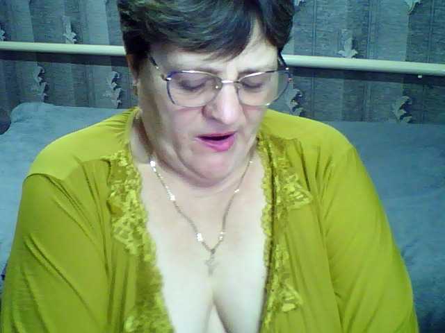 ElzaJewel's BongaCams show and profile