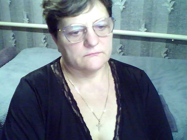 ElzaJewel's BongaCams show and profile