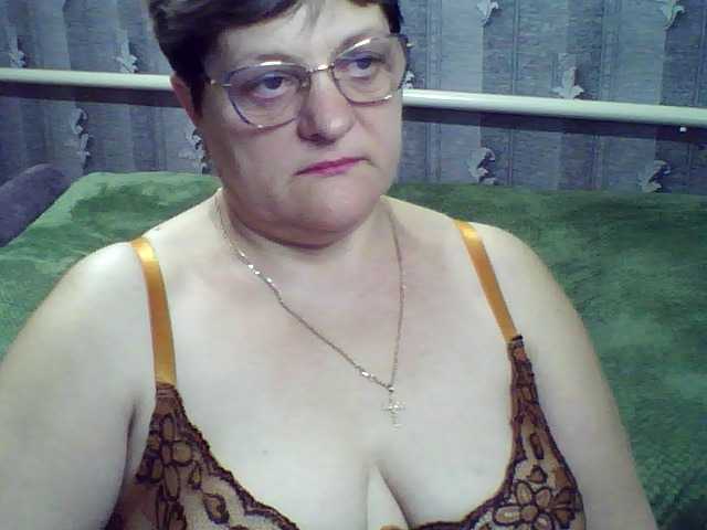 ElzaJewel's BongaCams show and profile