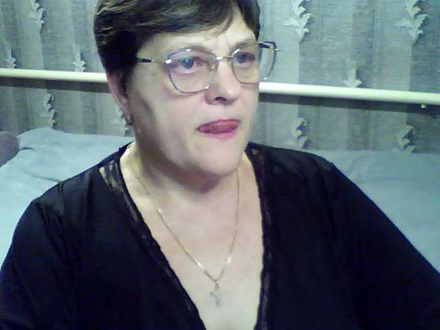 ElzaJewel's BongaCams show and profile