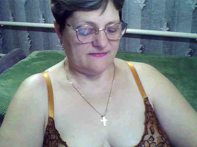 ElzaJewel Live Webcam on BongaCams