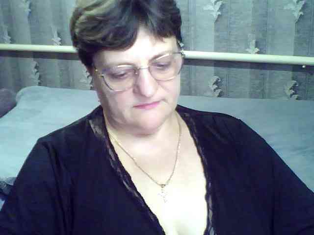 ElzaJewel Live Webcam on BongaCams