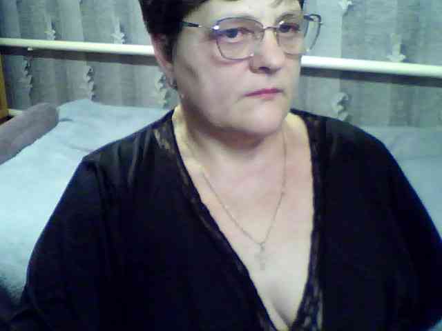 ElzaJewel Live Webcam on BongaCams