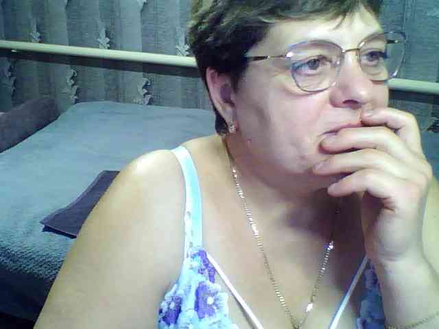 ElzaJewel Live Webcam on BongaCams