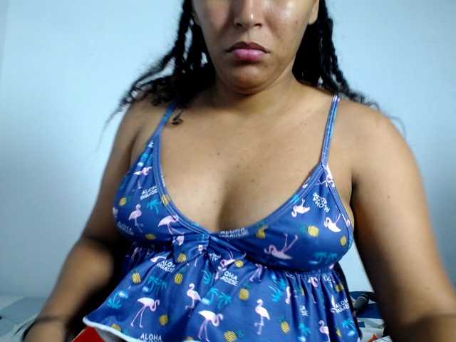 Franci-hot4's BongaCams show and profile