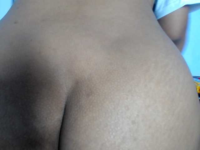 Franci-hot4's BongaCams show and profile