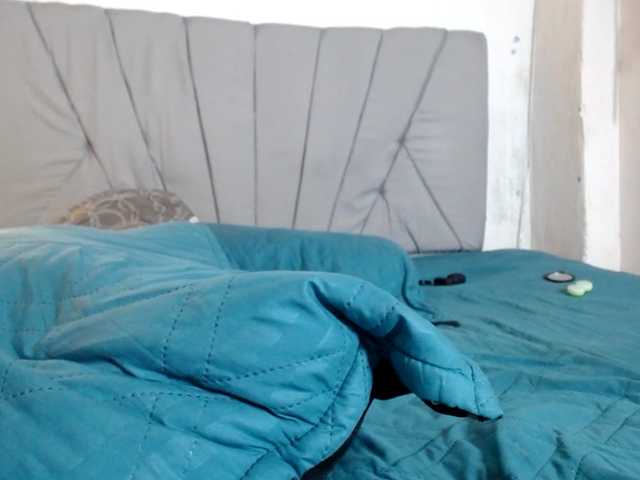 Franci-hot4's BongaCams show and profile