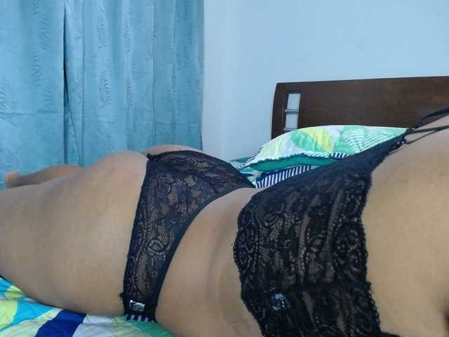 Franci-hot4's BongaCams show and profile