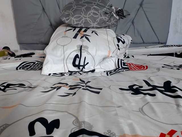 Franci-hot4's BongaCams show and profile