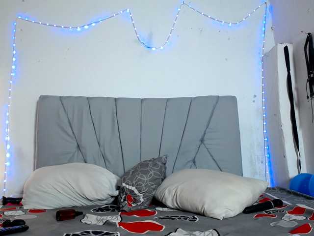 Franci-hot4's BongaCams show and profile