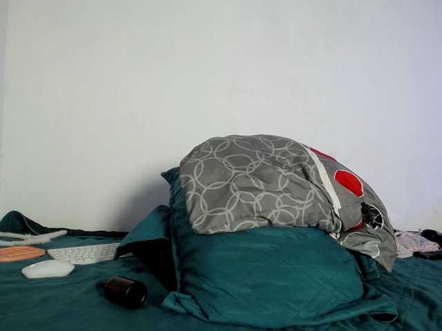 Franci-hot4's BongaCams show and profile