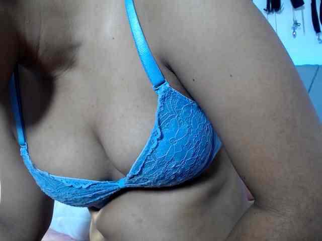 Franci-hot4 webcam