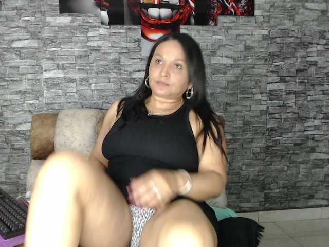 Danna-Paolaa's BongaCams show and profile