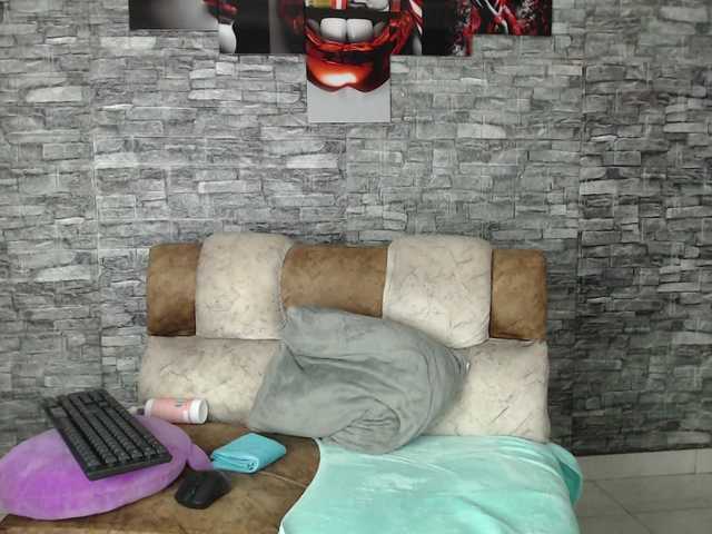 Danna-Paolaa's BongaCams show and profile