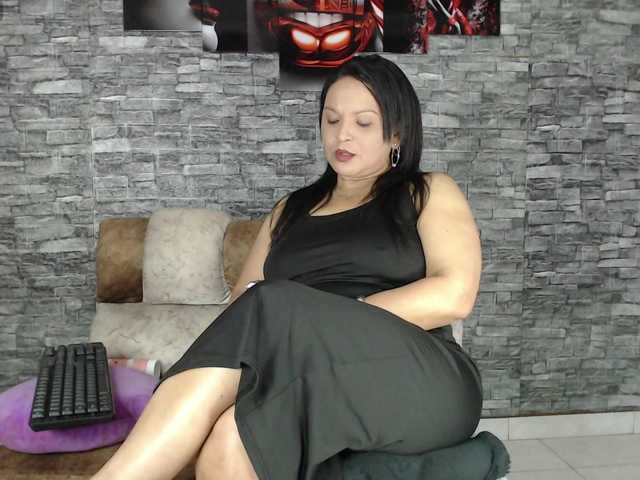 Danna-Paolaa's BongaCams show and profile